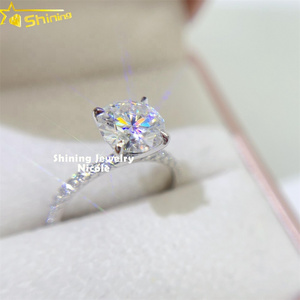 Top Quality D Color Classic 18K Gold Real Diamond Side Stones With 2CT Moissanite Engagement Ring