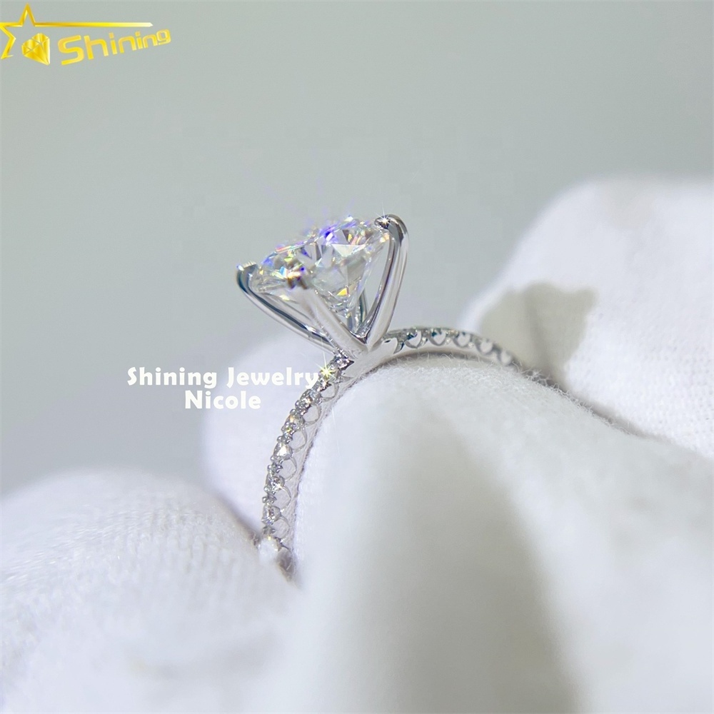 Top Quality D Color Classic 18K Gold Real Diamond Side Stones With 2CT Moissanite Engagement Ring