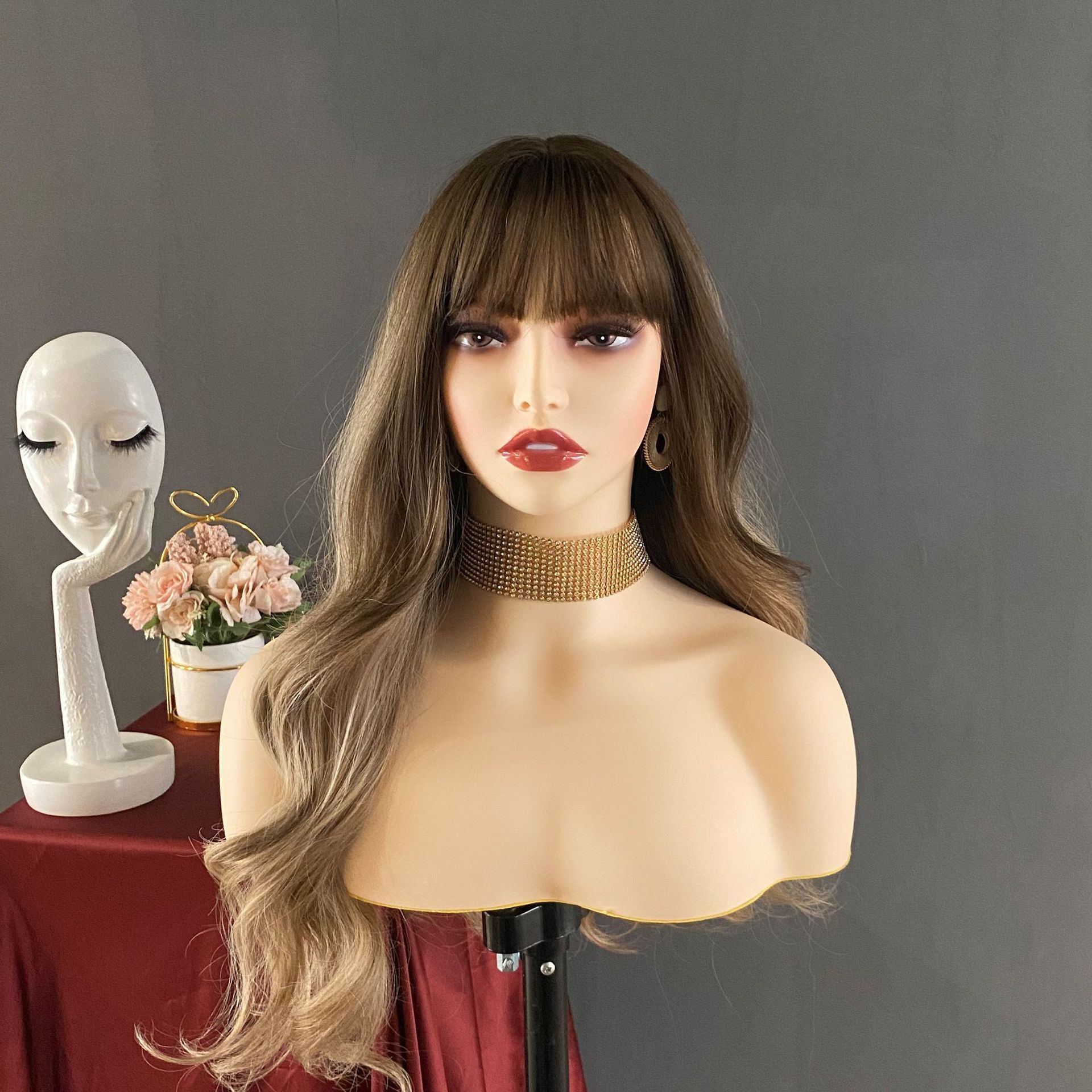 Wig Head Mannequin Wall Display Mannequin Head For Wigs With Makeup Mannequin Head With Shoulders For Wig