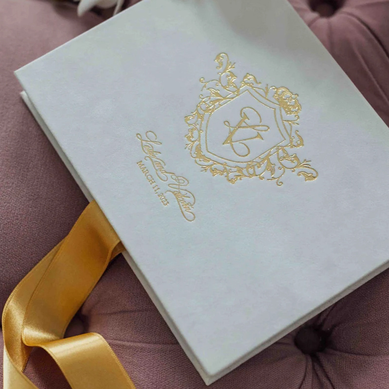 White Wedding gift box Velvet box  with hot stamping logo and  Wedding Invitations cards  Acrylic Wedding Invitation