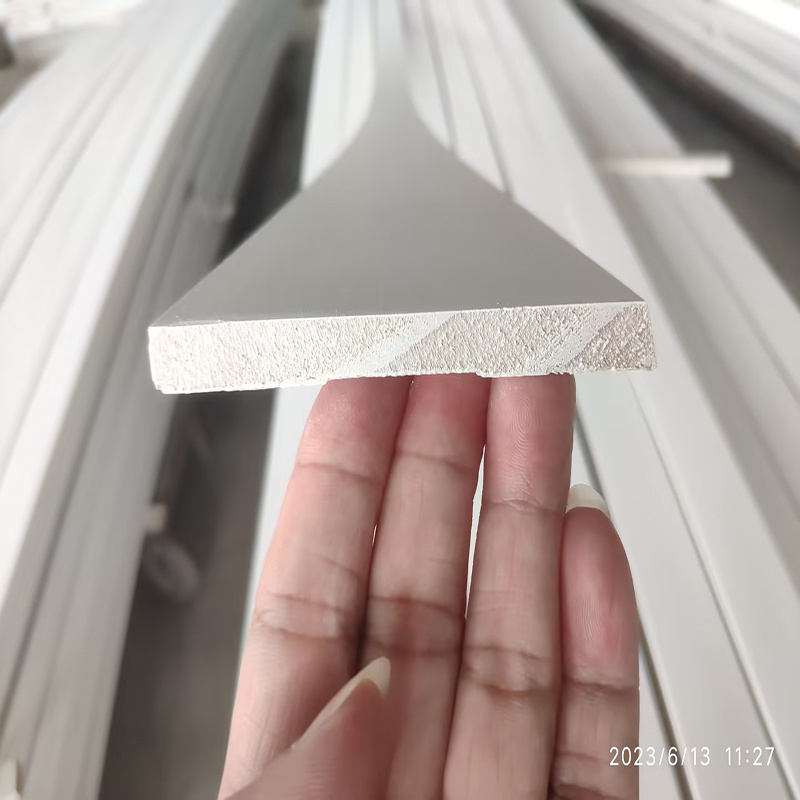 Primed Finger-Joint Pine Cedar Rubber Skirting Board Wood Baseboard Moulding Wood