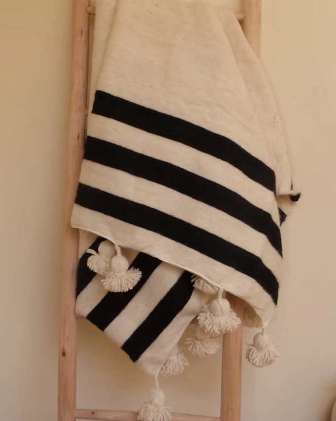 Hand Woven Striped Black And White Pompom Throw Blanket Moroccan Boho Style Bedcovers Berber Handmade Bed Covers