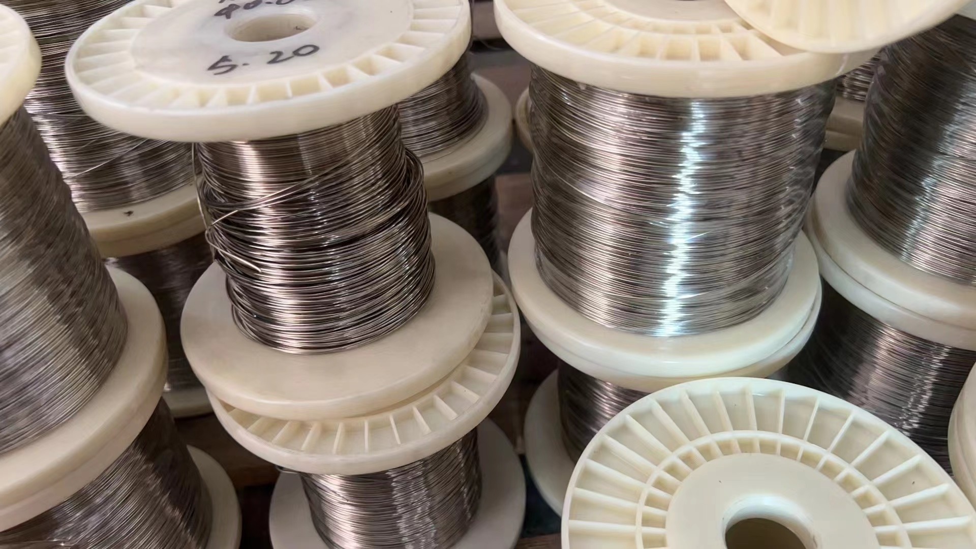 mig inconel 625 galvanized welding wire solder wires sn99.3 0.8mm 1.2mm co2 welding wire production line