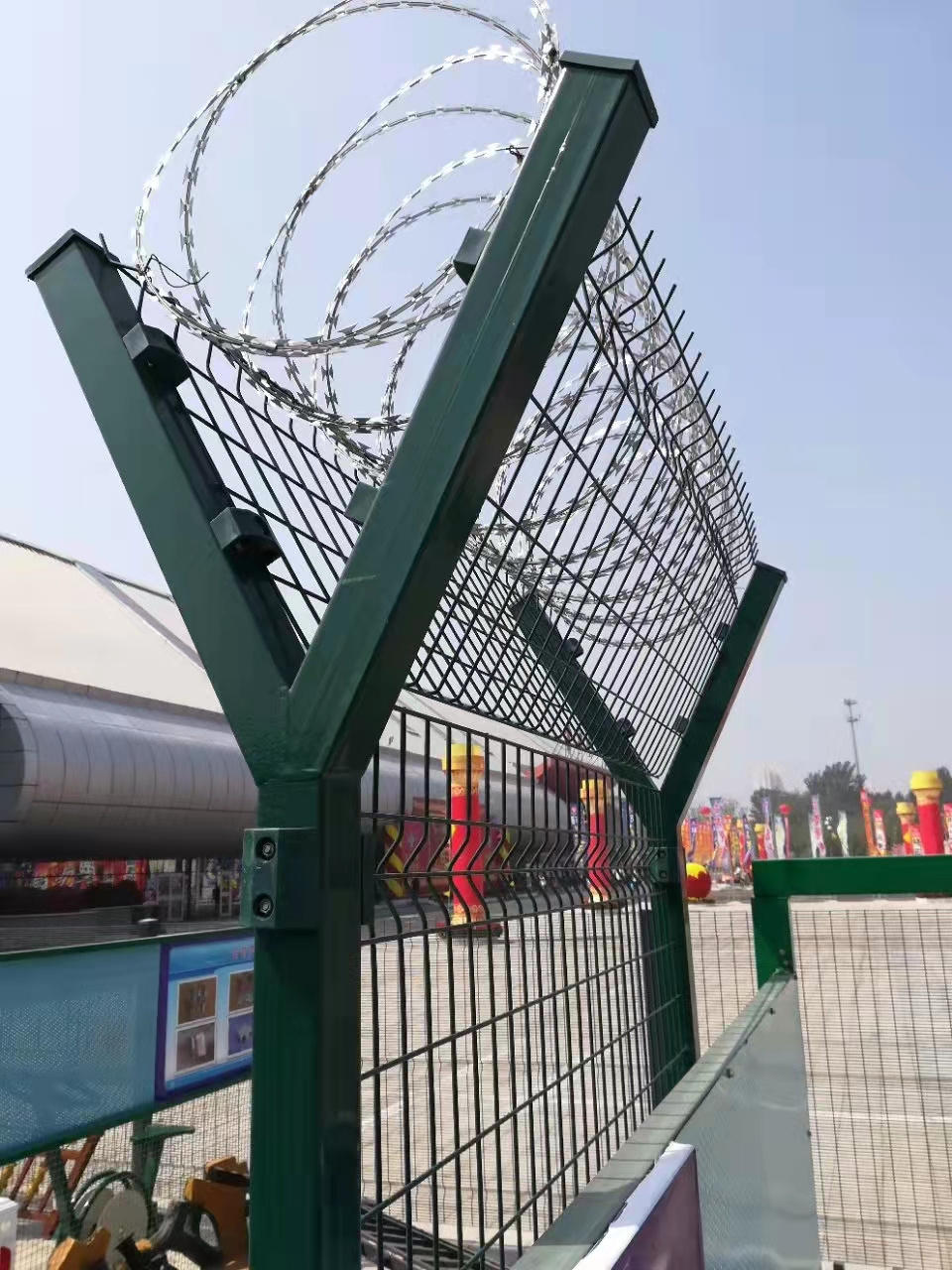 Heavy Gauge 3D Galvanized Steel Welded Curved PVC Coated 3D Wire Mesh Fence Panel