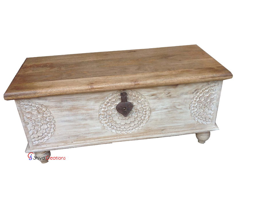 Bed Room Furniture Hand Carved Solid Wood Storage Trunk Blanket Chest Box