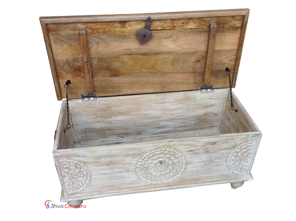 Bed Room Furniture Hand Carved Solid Wood Storage Trunk Blanket Chest Box