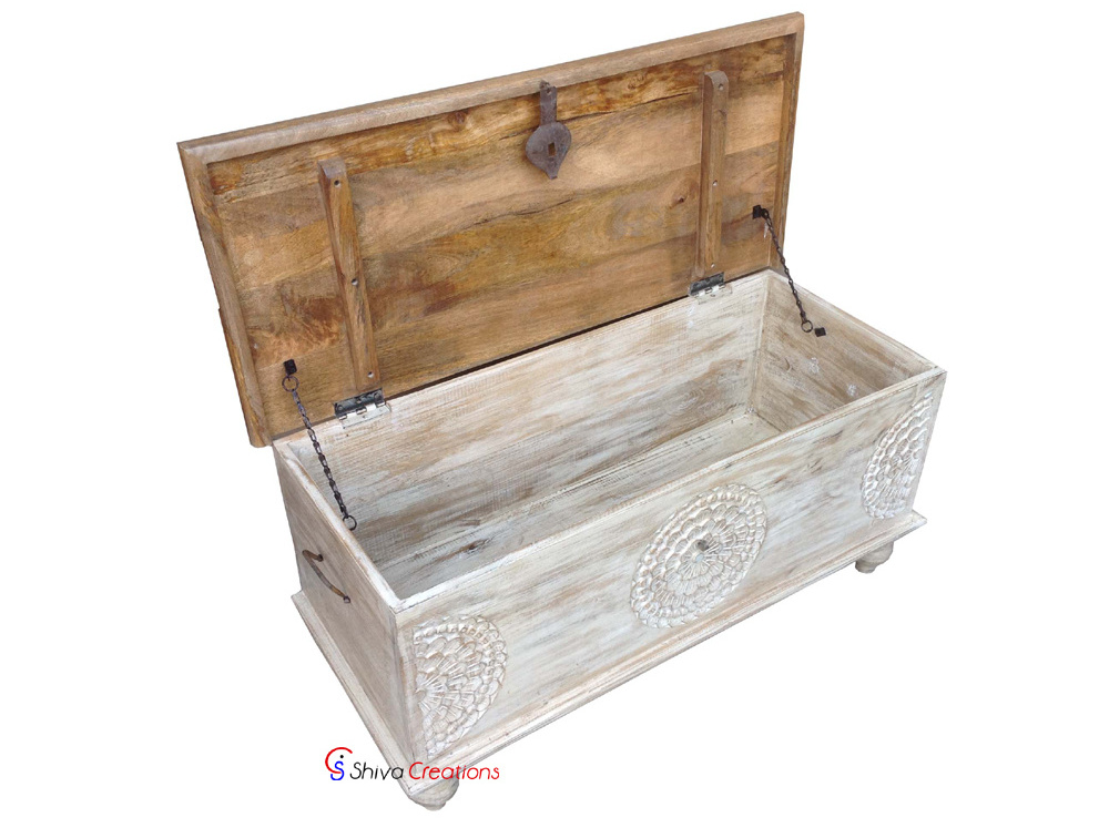 Bed Room Furniture Hand Carved Solid Wood Storage Trunk Blanket Chest Box