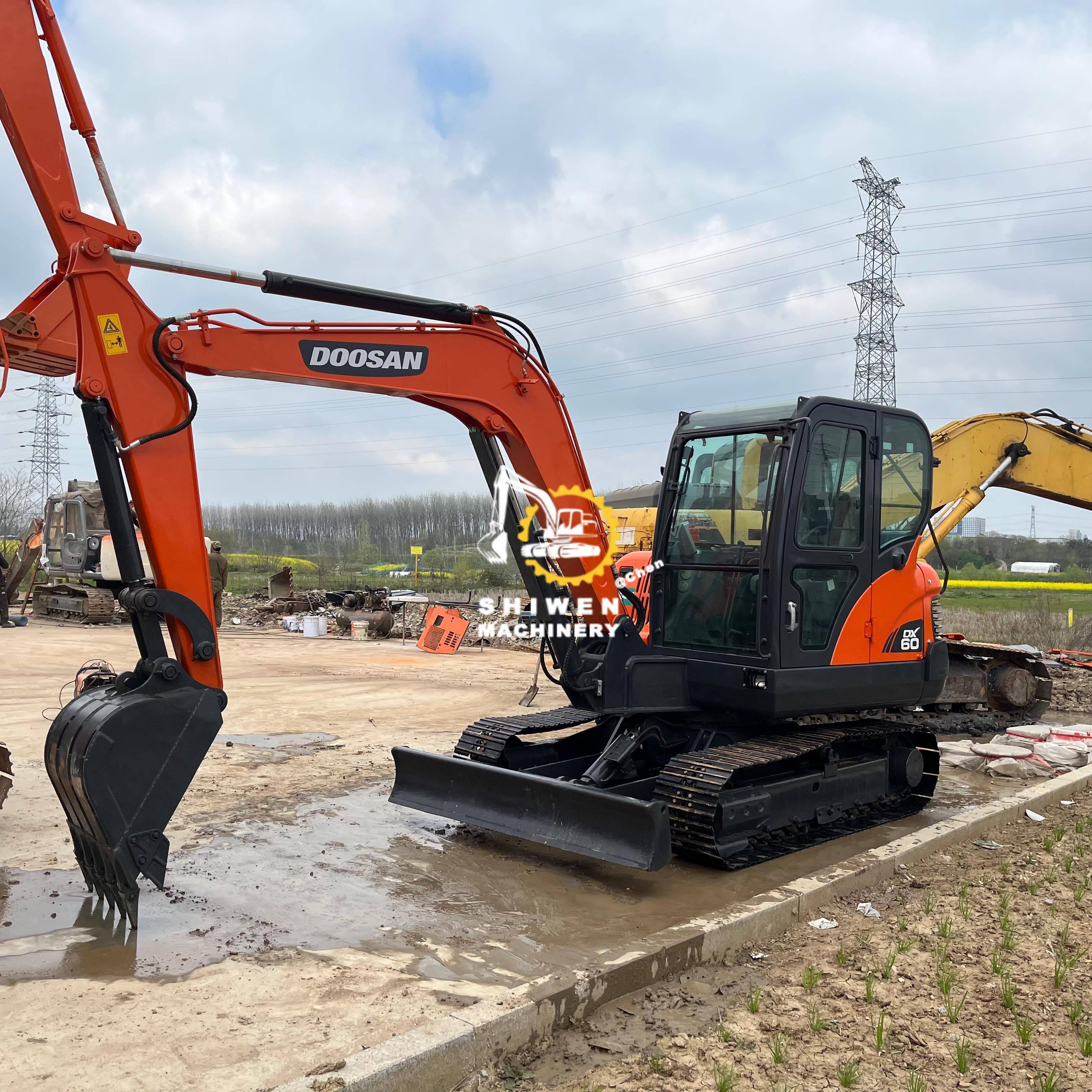 Doosan dx60 Mini Excavator , Used Doosan Digging Machinery dx60 dx80 , Doosan Construction Machine Excavators