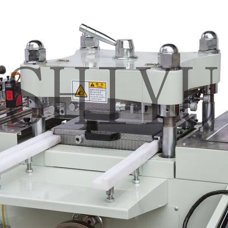 Roller die cutting slitting rewinding machine Paper Folding punching machine