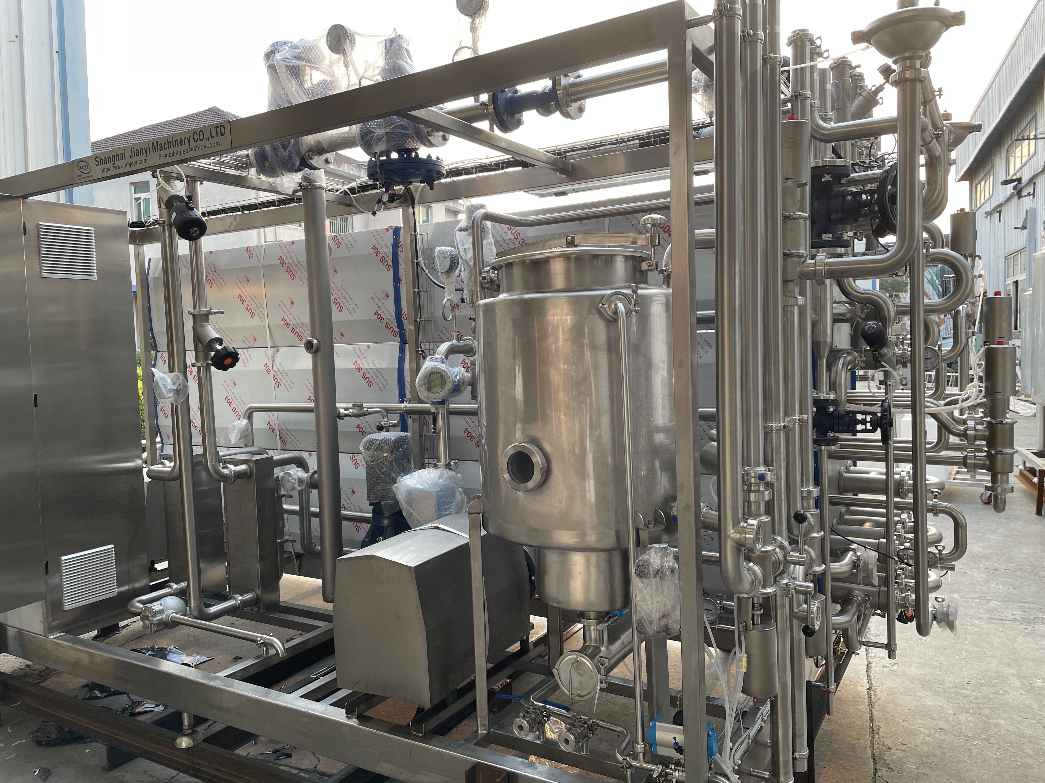 Small scale 500L/H juice milk pasteurization machine with homogenizer for mini dairy  plant