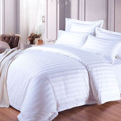 Customized  logo 100% cotton white bed linen 3cm striped hotel bedding set