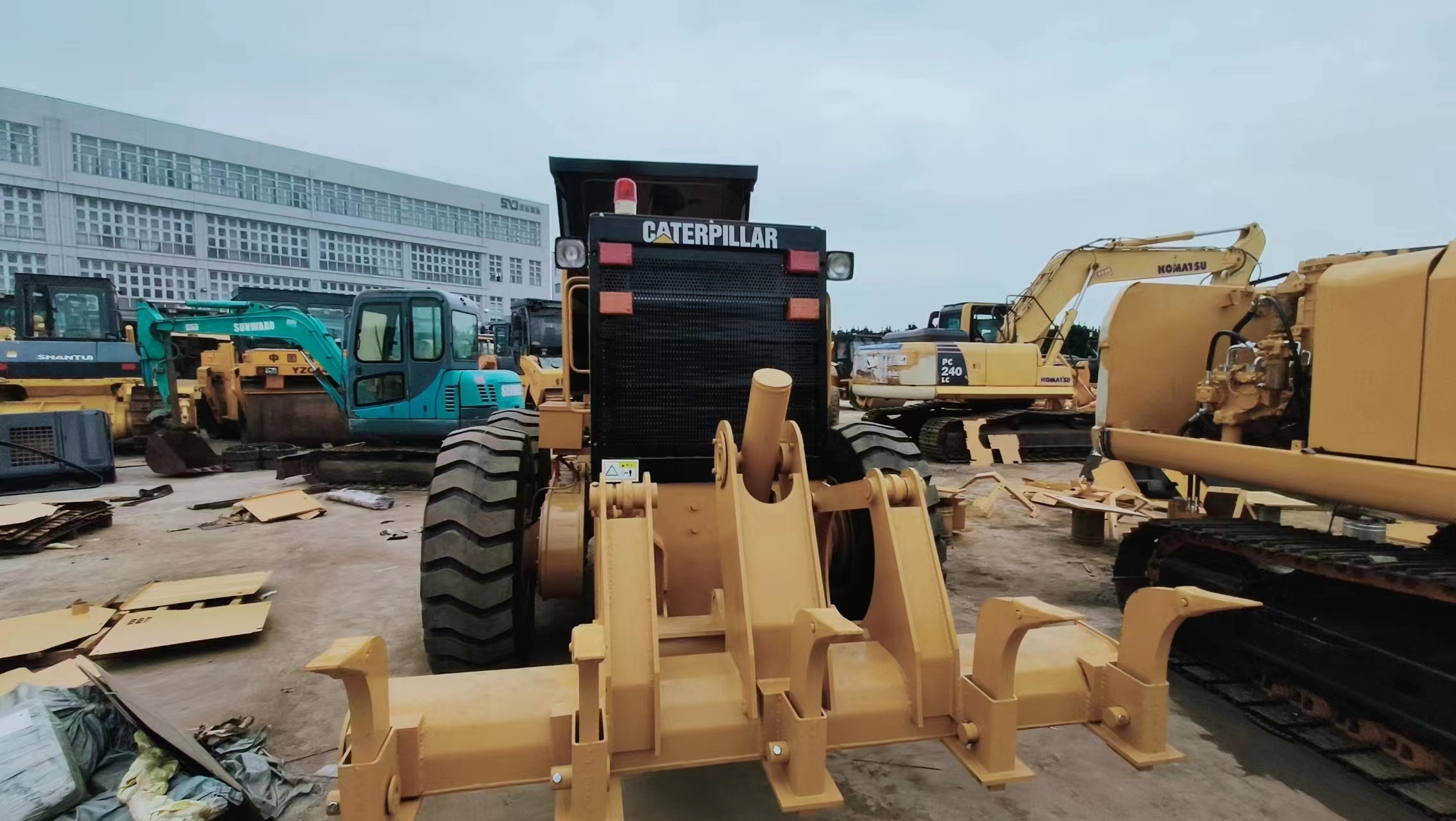 Used Cat 120h 120 Wheel grader Caterpillar 120k 14G 140G 140H 140K Motor Grader in Henan yard