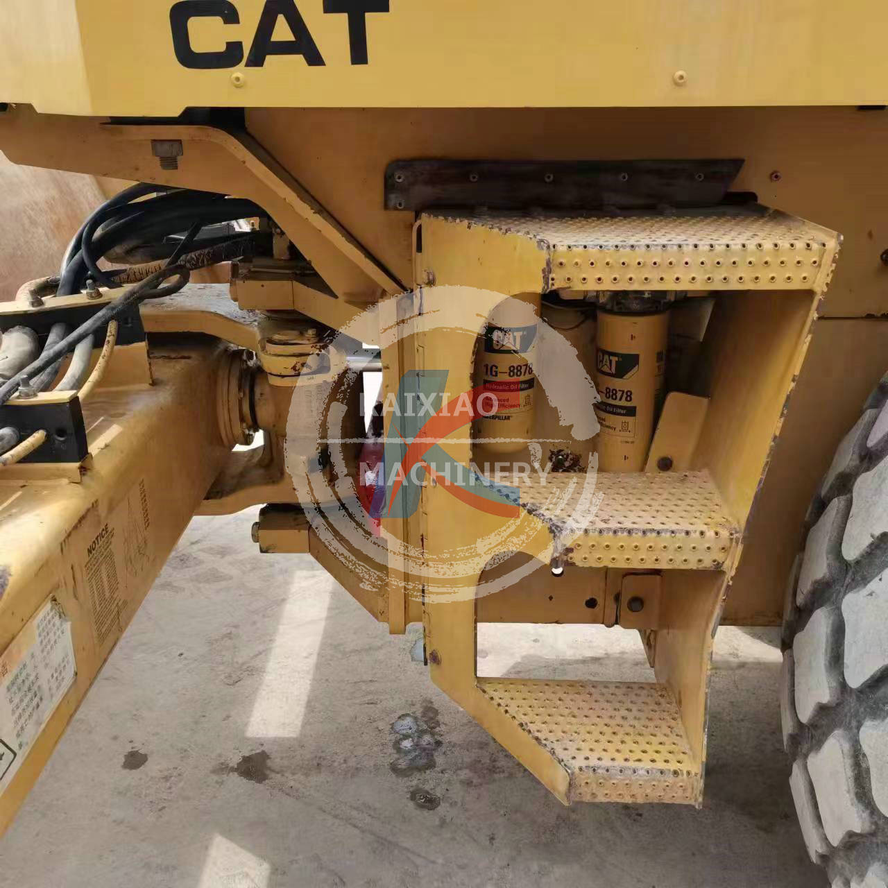 CATCS683E  Road roller 8Ton of high-quality second-hand excavators   Made in Japan