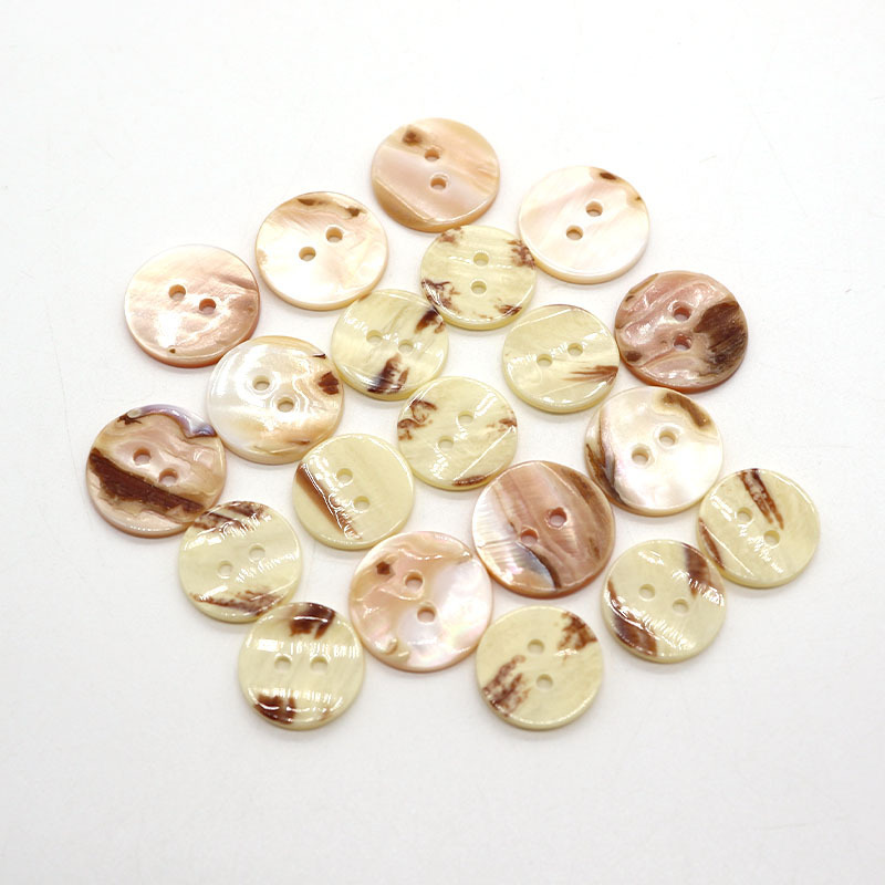 Wholesale custom decorative luxury buttons two hole round natural shell button for shirt clothing and headbands