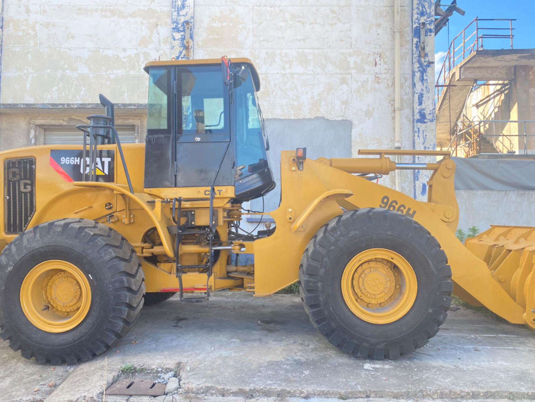 Soil Used Loader Cat 966 950f 919 Komatsu WA470 Loader Used Caterpillar 966H Wheel Loader Pre Owned Excav Caterpillar