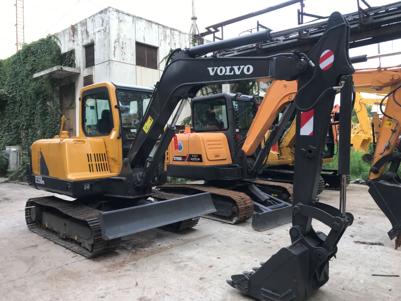 Original Volvo EC55 Used Excavator Cheap VOLVO 5 Ton 6 Ton Crawler Digger EC55D EC55B Price Low