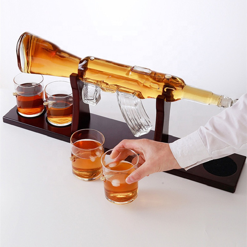 Shanghai Linlang Wholesale Gun Shaped Pistol Gun Shaped Glass Tequila Brandy Liquor Spirits bottle