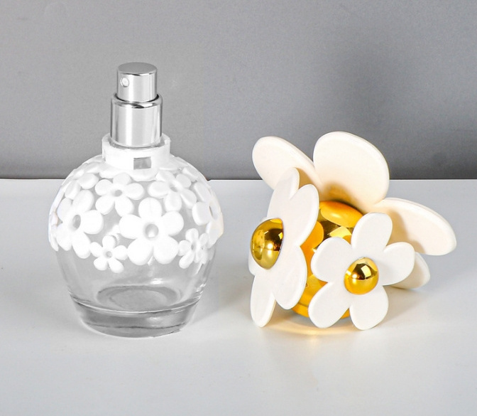 Wholesale  fashion30ml  display perfume glass  bottle with flower shape cap