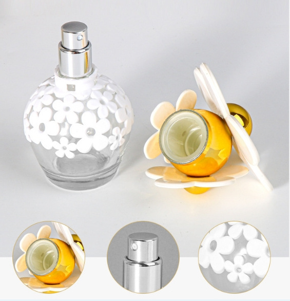 Wholesale  fashion30ml  display perfume glass  bottle with flower shape cap