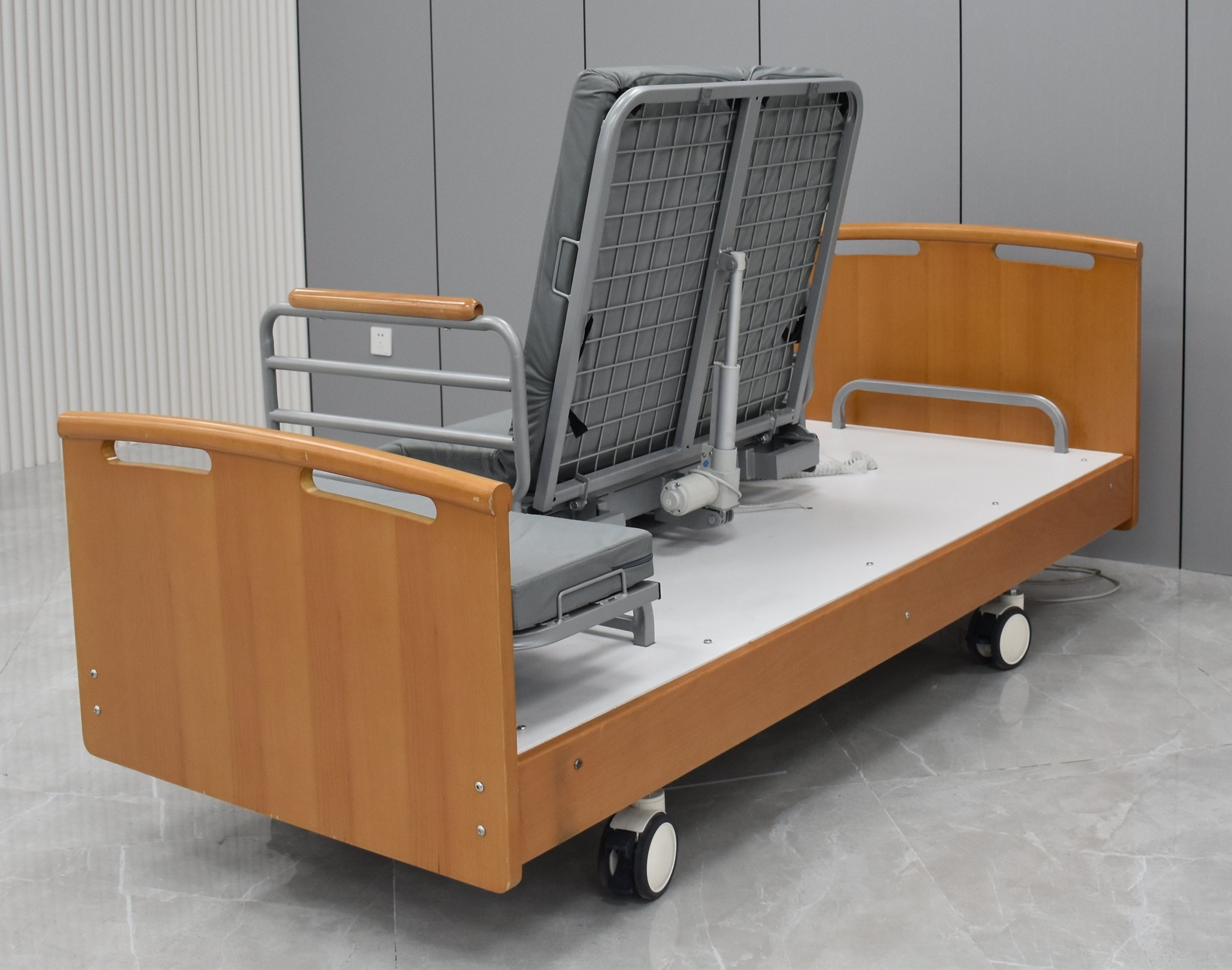 New Arrival Wooden Medical Elderly Patient Nursing Room Hospital Furniture Rotating Home Care Bed