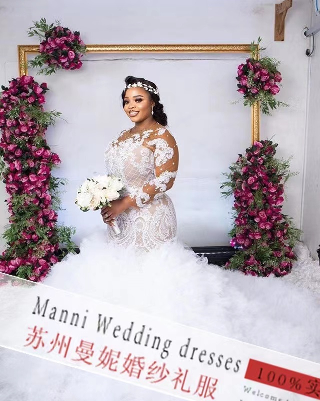 2023 Wholesale price African lace white color  bridal mermaid wedding dress with tail