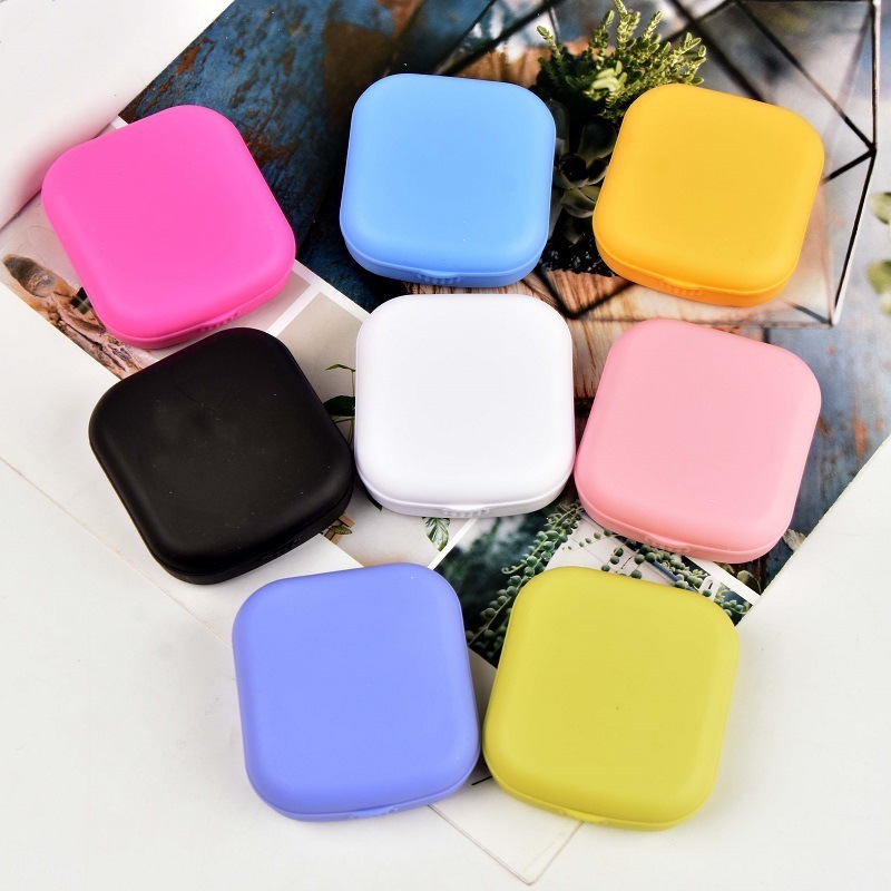 Wholesale customized logo square color men women contact lens case