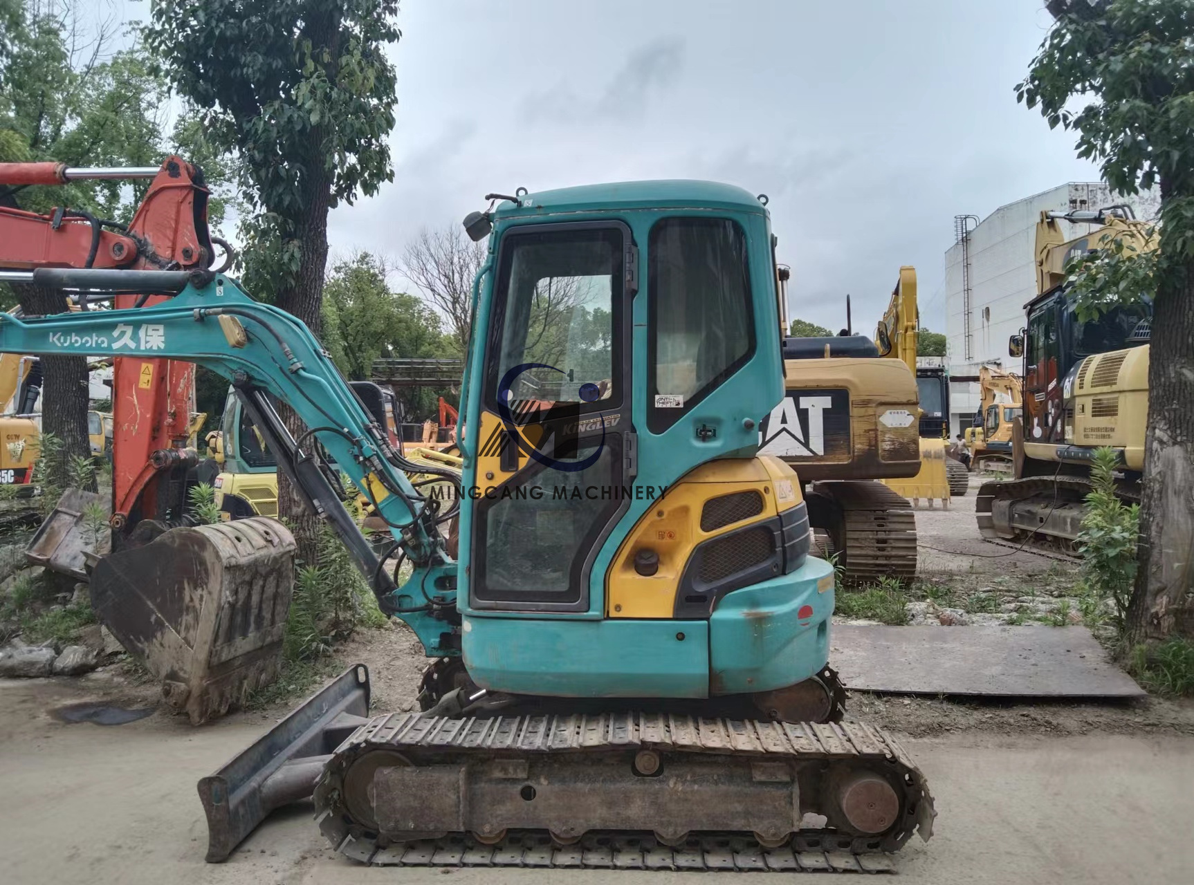 Good quality affordable Mini used excavators KUBOTA U35 in Japan best price and hot to sale