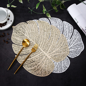 Wholesale Rectangle Metallic Gold Table Decorative Hollow Out PVC Non Slip Plastic Placemats Table Mat