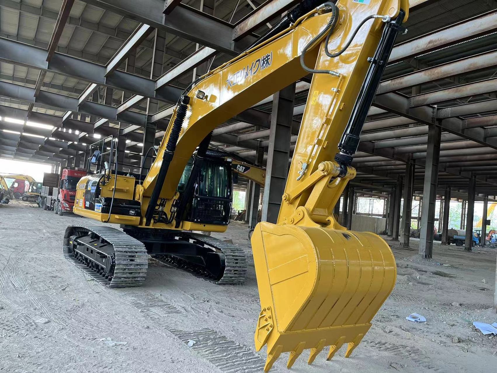 90% New Caterpillar brand 329D2 used cheap excavator CAT engine Crawler moving 329D2 excavator Japan used excavator cat 329d2