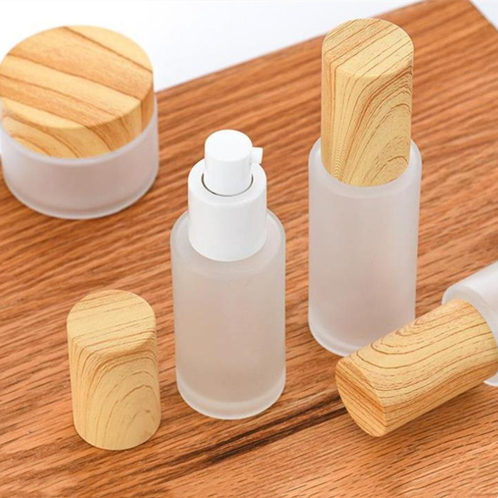 Bamboo Cosmetic Packaging Frosted Glass Bottle with Bamboo Pump for serum emulsion