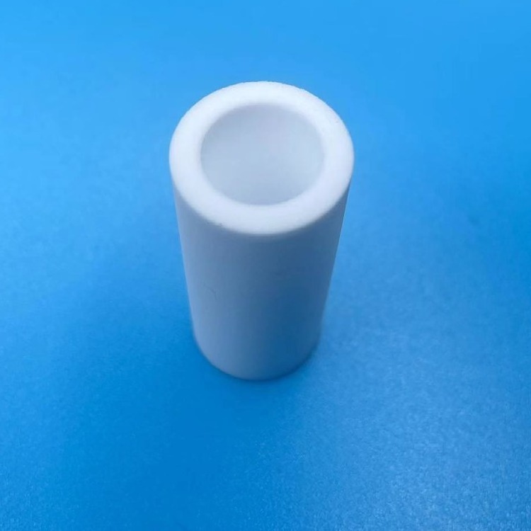 Polymer polyethylene PE/PA sintered filter element is suitable for use as gas and liquid filter elements