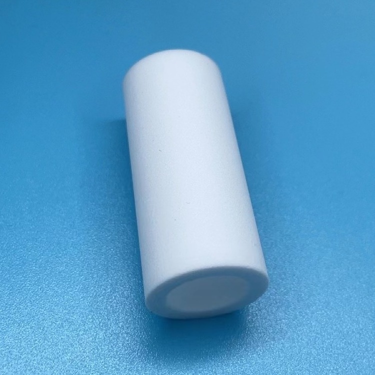 Polymer polyethylene PE/PA sintered filter element is suitable for use as gas and liquid filter elements