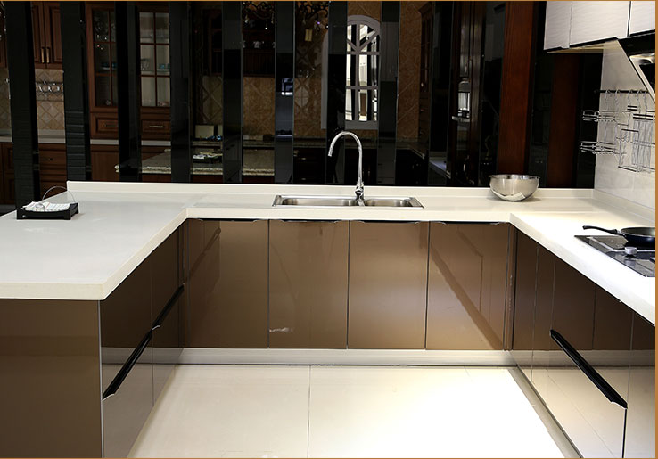 Wholesale White High Gloss China New Model Kitchen Cabinet With Blum Hardware