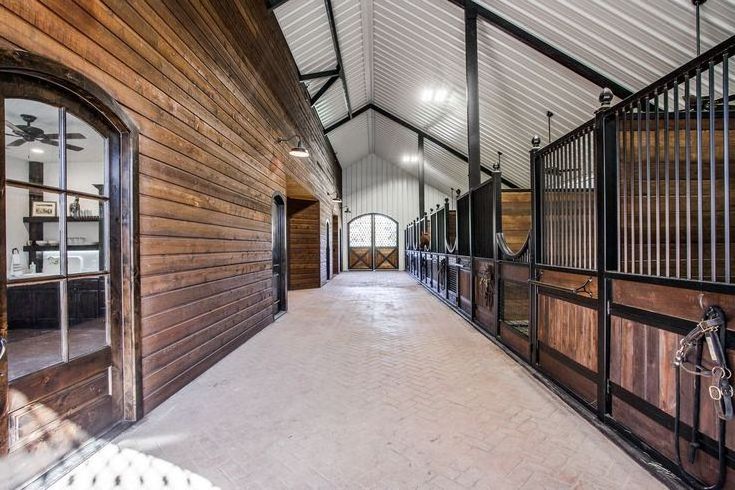 horse barn prefab, rubber pavers horse barns, temporary horse barn