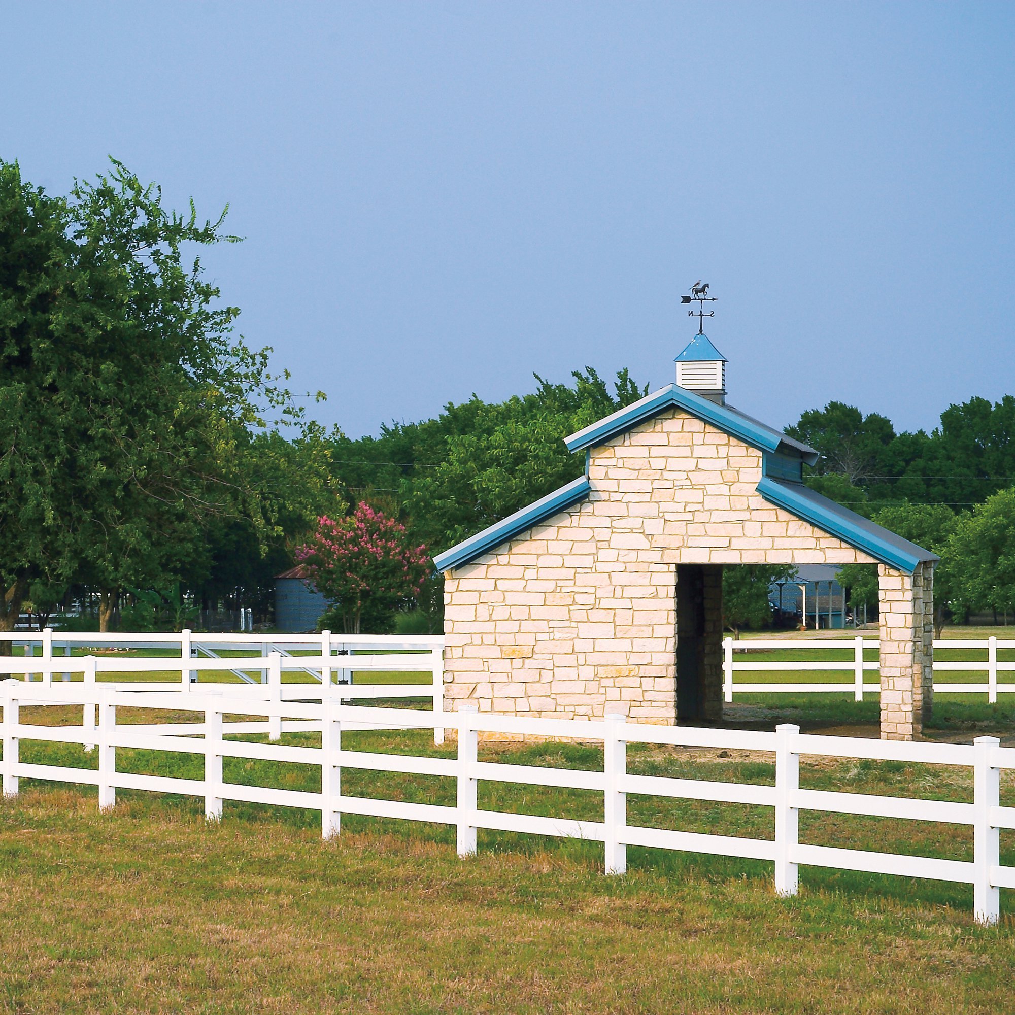 used horse fence for sale,pvc vinyl horse farm fence,portable pvc fencing