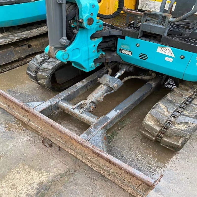 Used mini crawler excavators 3.6t Kubota U30 small type dry land soil digger made in Japan free delivery for Saudi Arabia