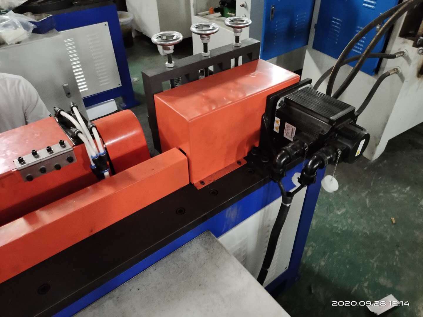 CNC steel metal wire straightening and cutting machine wire straightening steel wire straightening and cutting machine