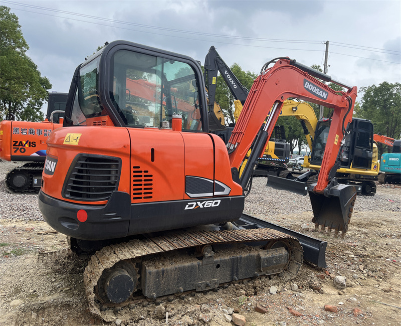 Hot selling hydraulic Used Doosan DX55-9C 5ton mini excavator DH55 DX60 DX80 excavators low price