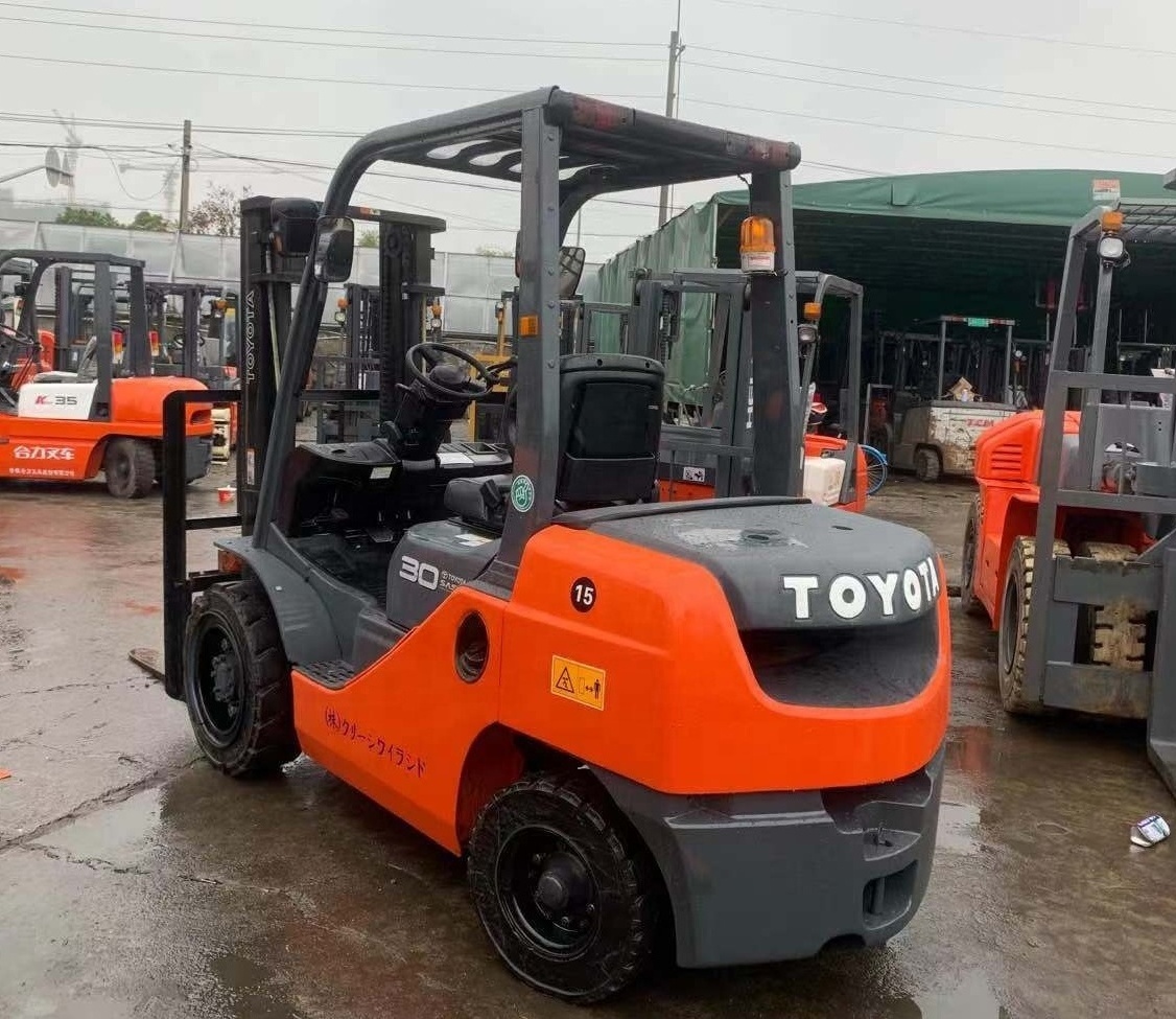 8fd30 used Japan 30 diesel forklift 3 ton small forklift for hot sale in Shanghai