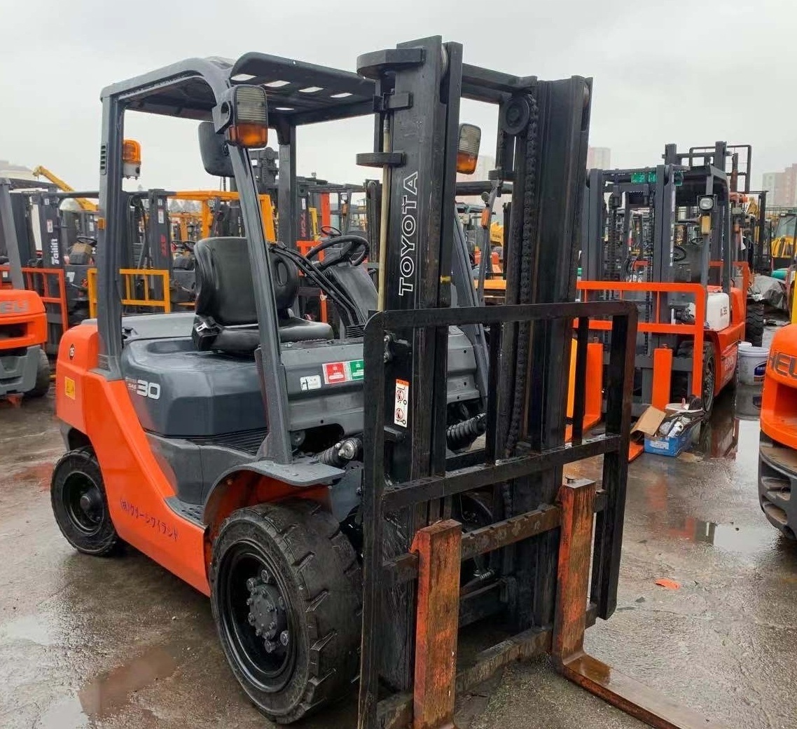 8fd30 used Japan 30 diesel forklift 3 ton small forklift for hot sale in Shanghai