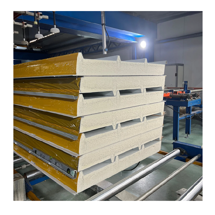 New building material corrugated PIR insulated sandwich panel for wall of warehouse and coldroom