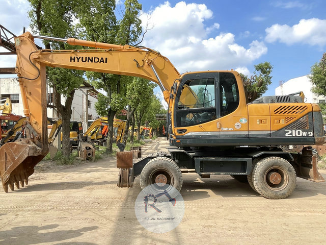 Original condition Used Hyundai wheel Excavator R210W-9 Korean Hydraulic 21ton tyre Digger used excavadora