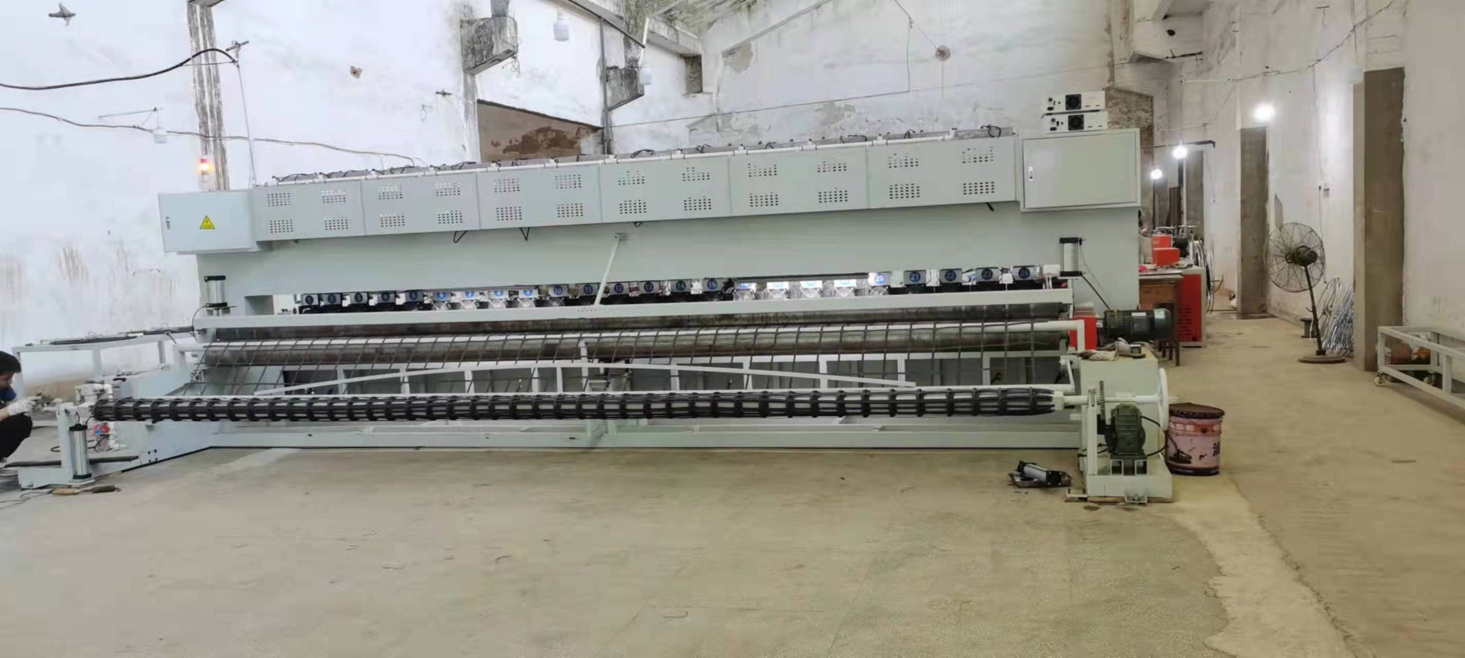 PP Automatic frequency tracking ultrasonic welding machine Steel Plastic Composite Geogrid Machine