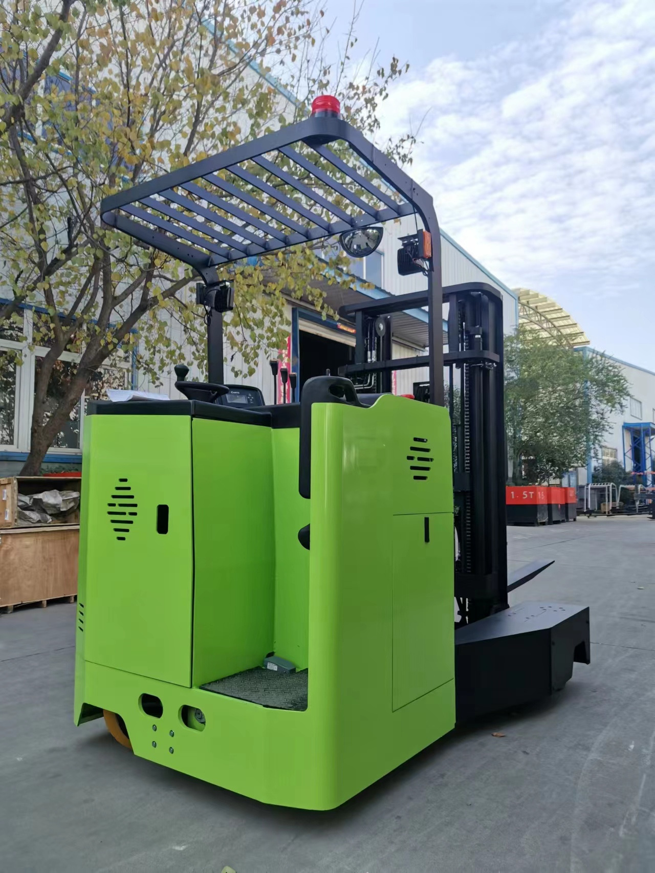 side loader 1.5t 2.5t Electric Side Loader Truck 4 way battery reach forklift  for long material