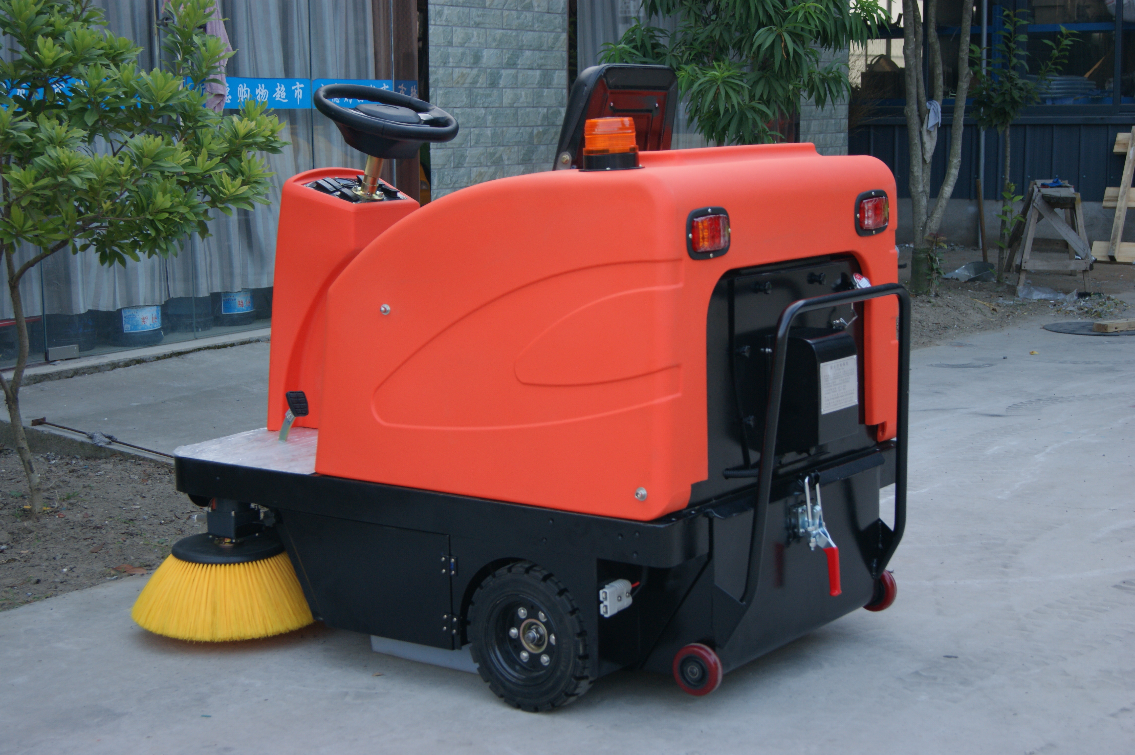 Professional and high quality Road Cleaning Mini Street Sweeper