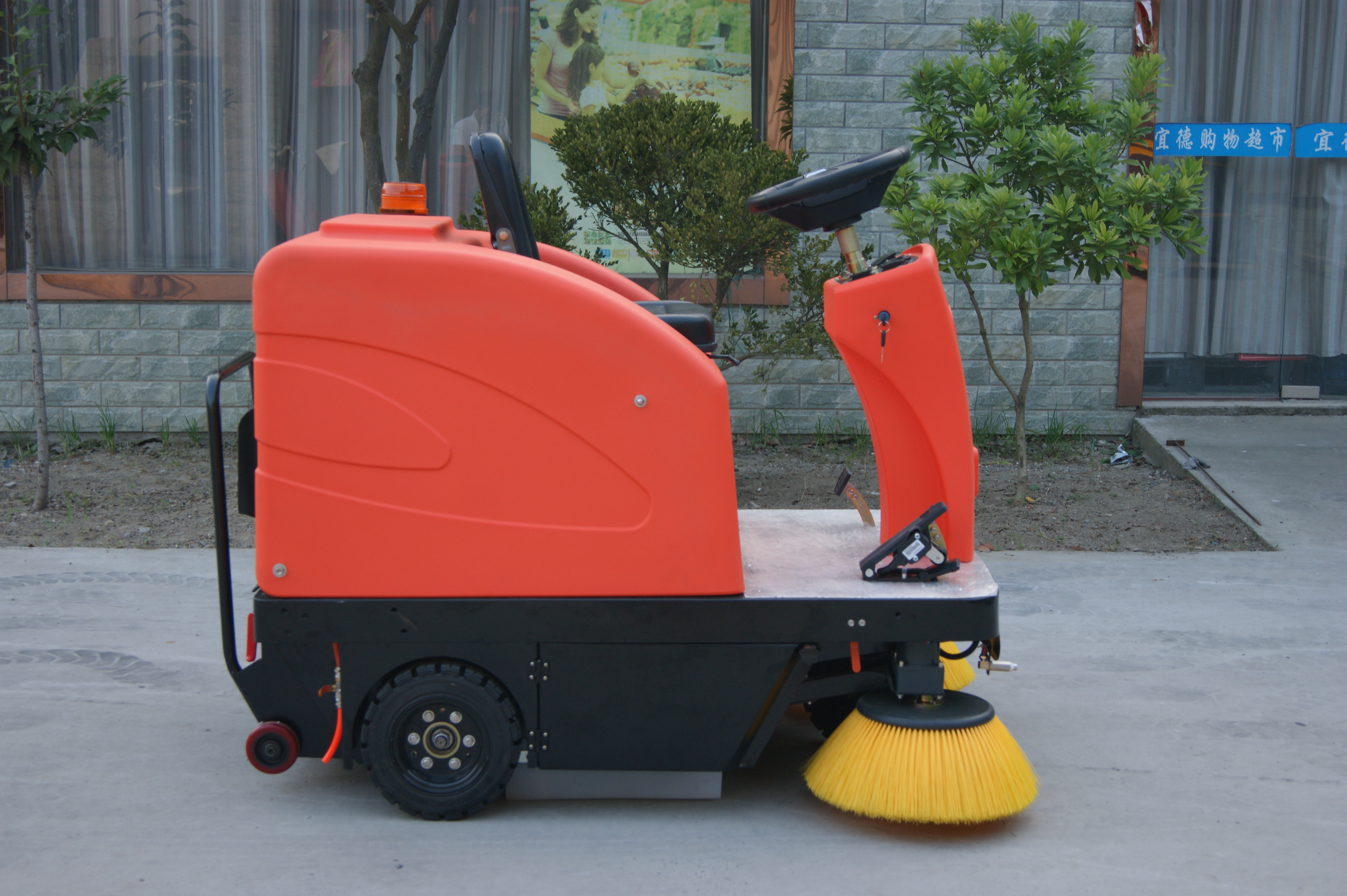 Professional and high quality Road Cleaning Mini Street Sweeper