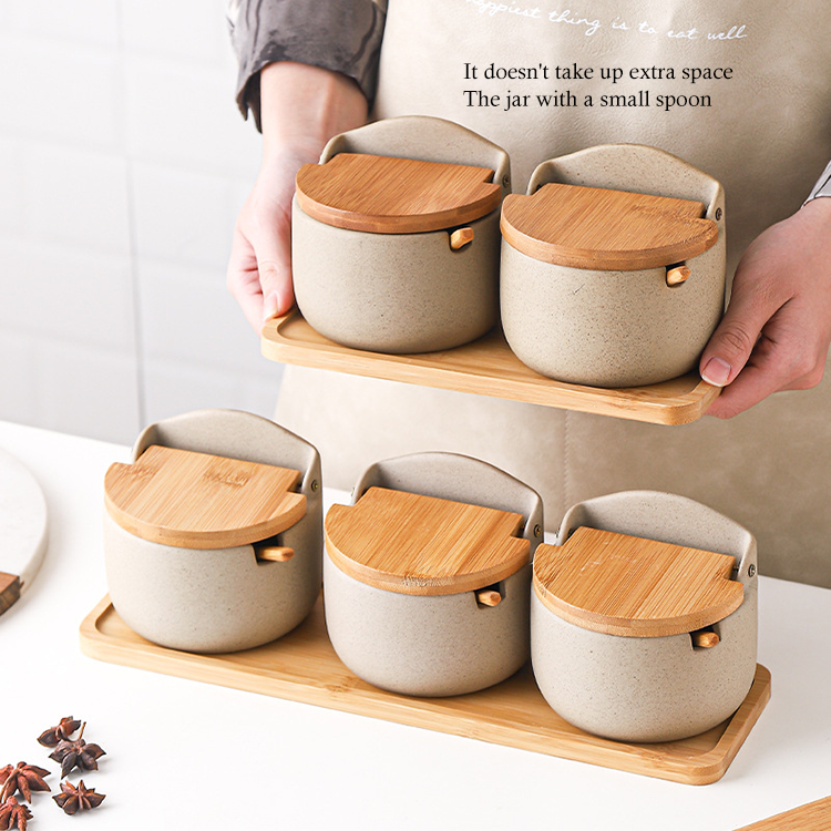 Nordic Style Kitchen Accessories Ceramic Spice Jar Salt And Pepper Container With Bamboo Wood Lid And Spoon