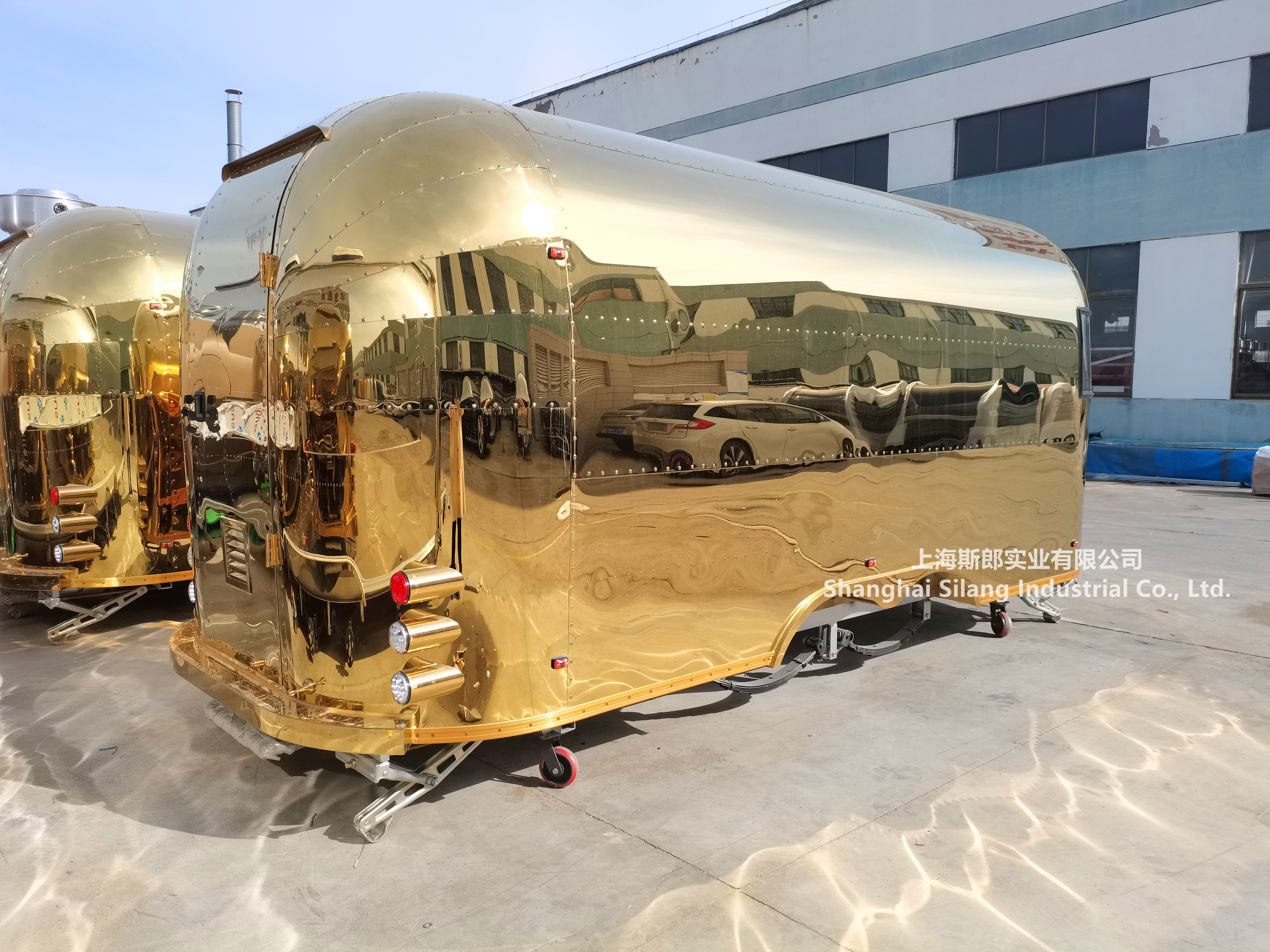 Middle East golden airstream snack machines camper food trailer/ ice cream food cart waffle candy camping food truck camper van