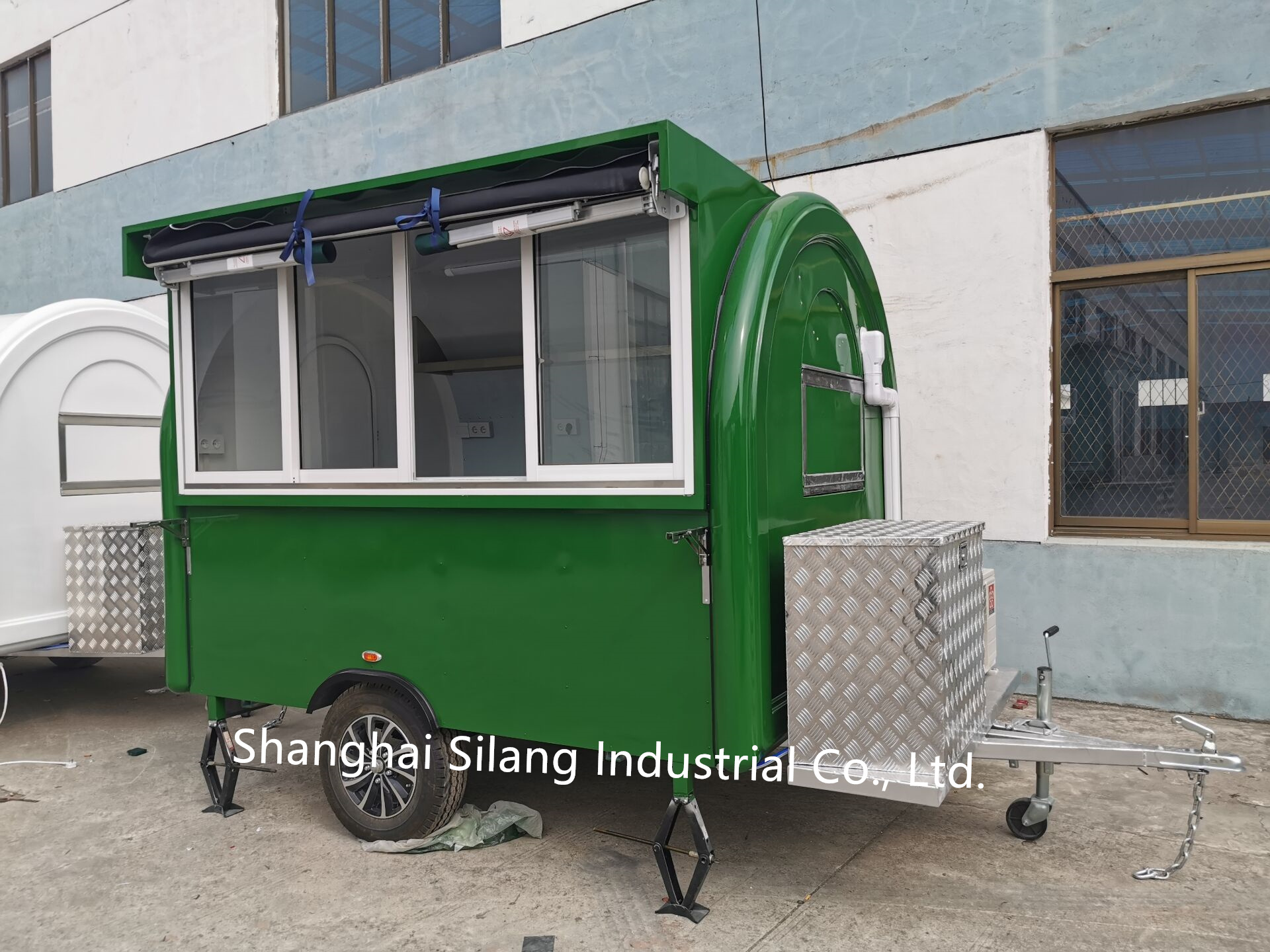 SLUNG Outdoor Mobile Street Fast Food Kiosk/street food cart Food Truck for sale EU