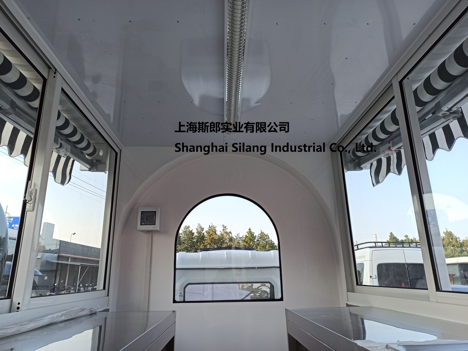 Awning white color two window Electric vehicle mobile restaurant Customized SL-9 mobile food truck